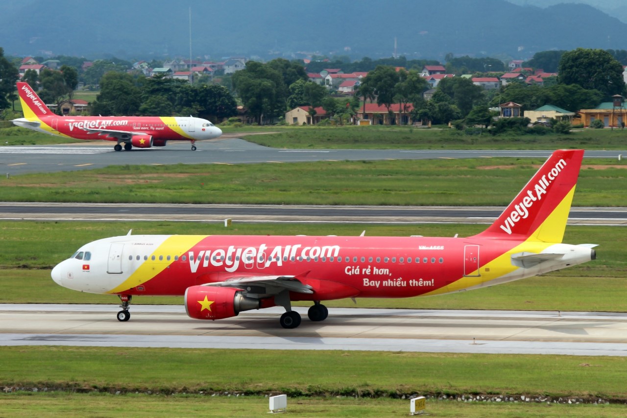 Vietjet aircraft lands at Tan Son Nhat International Airport