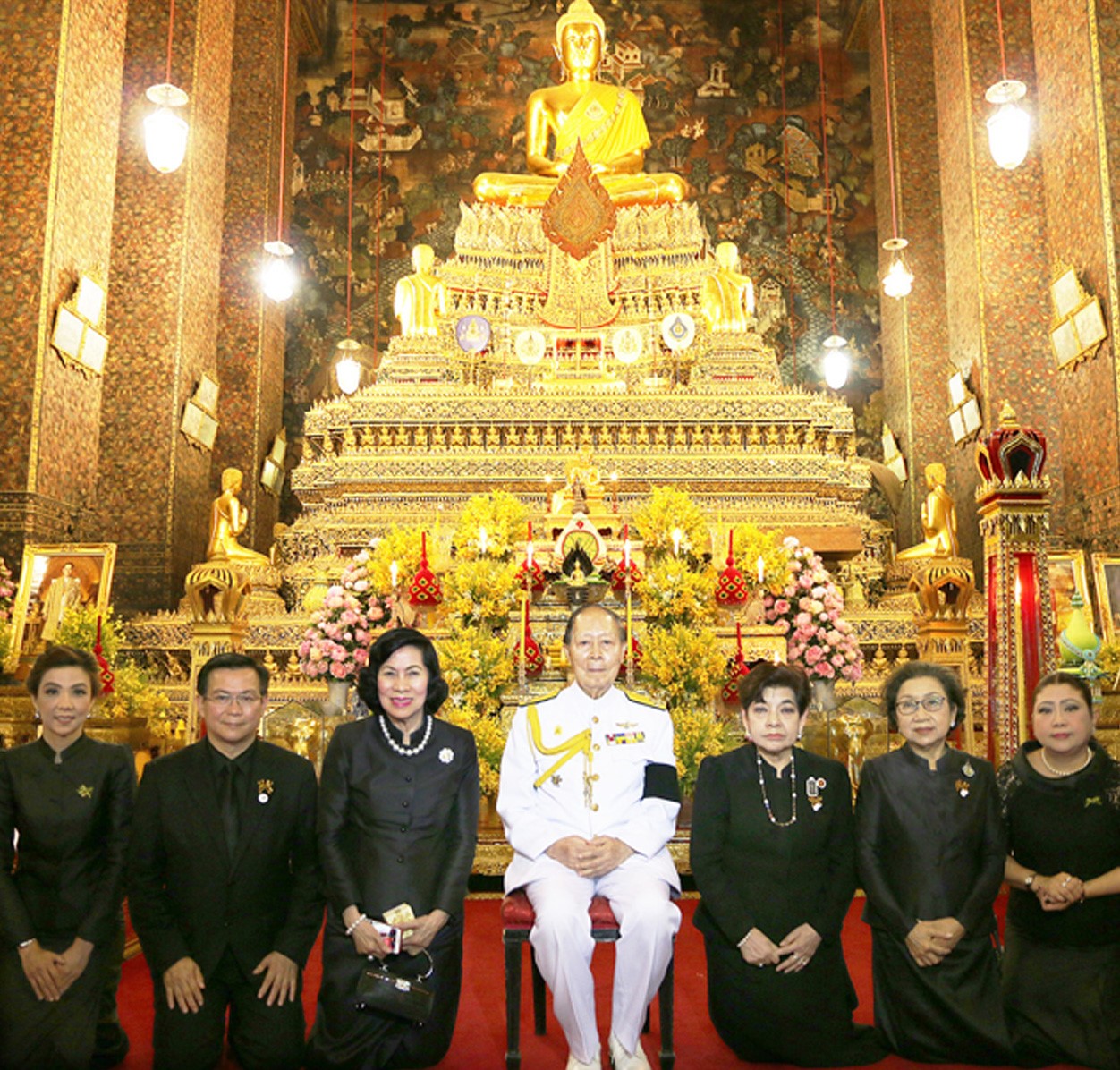 พิธีเจริญพระพุทธมนต์นพเคราะห์มหามงคล ถวายพระพรชัยมงคล