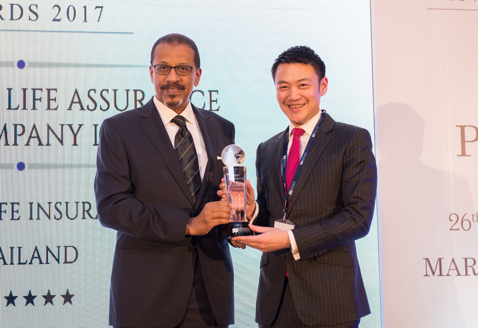 Photo release-เมืองไทยประกันชีวิตรับรางวัล Most Innovative Life Insurance Company-Thailand 2017.final.